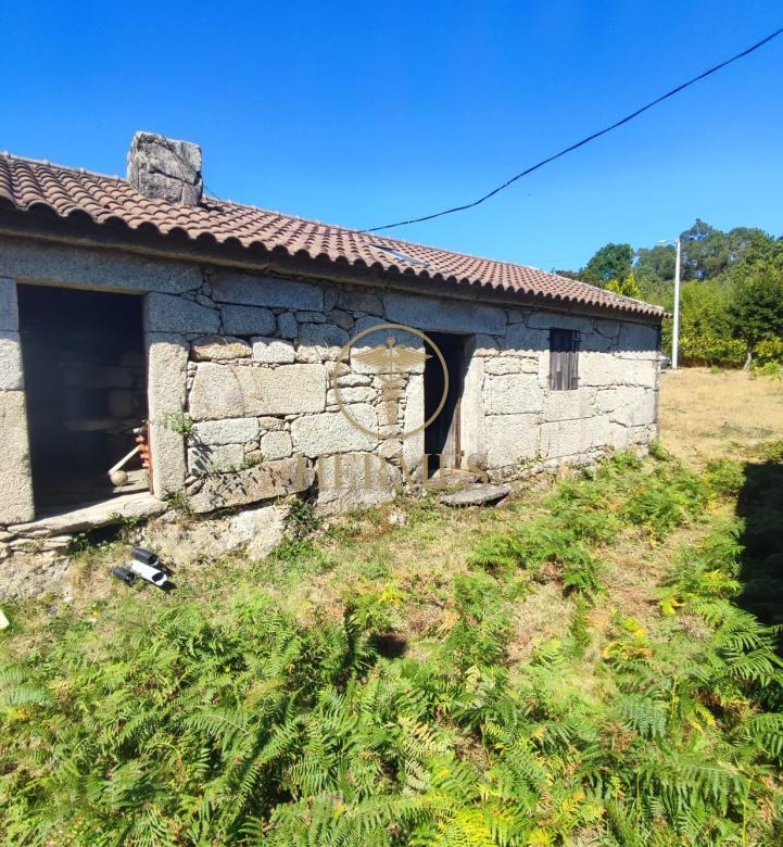 Se vende casa rustica  en obra, Porriño.