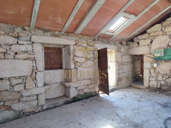 Se vende casa rustica  en obra, Porriño.