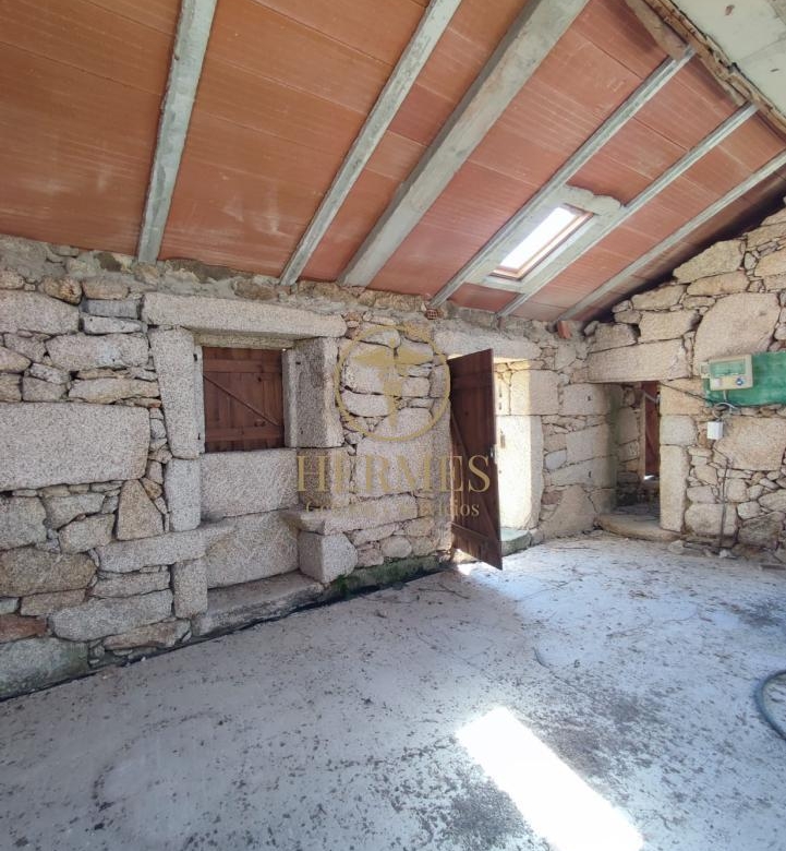 Se vende casa rustica  en obra, Porriño.