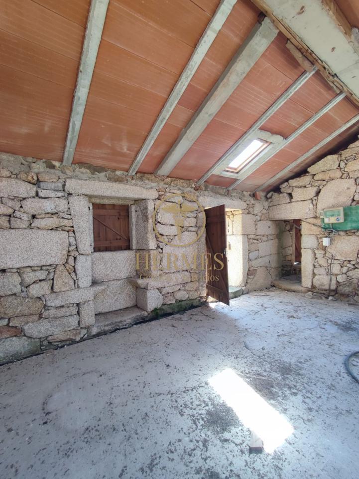 176484616138100038648_176484594835 Se vende casa rustica en obra, Porriño.