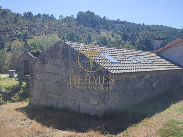 Se vende casa rustica  en obra, Porriño.