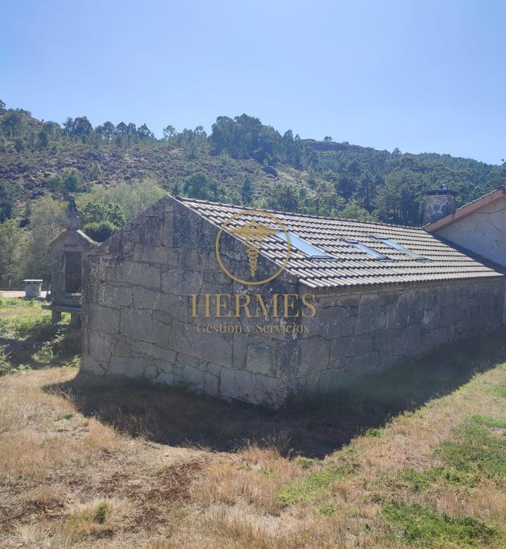 Se vende casa rustica  en obra, Porriño.