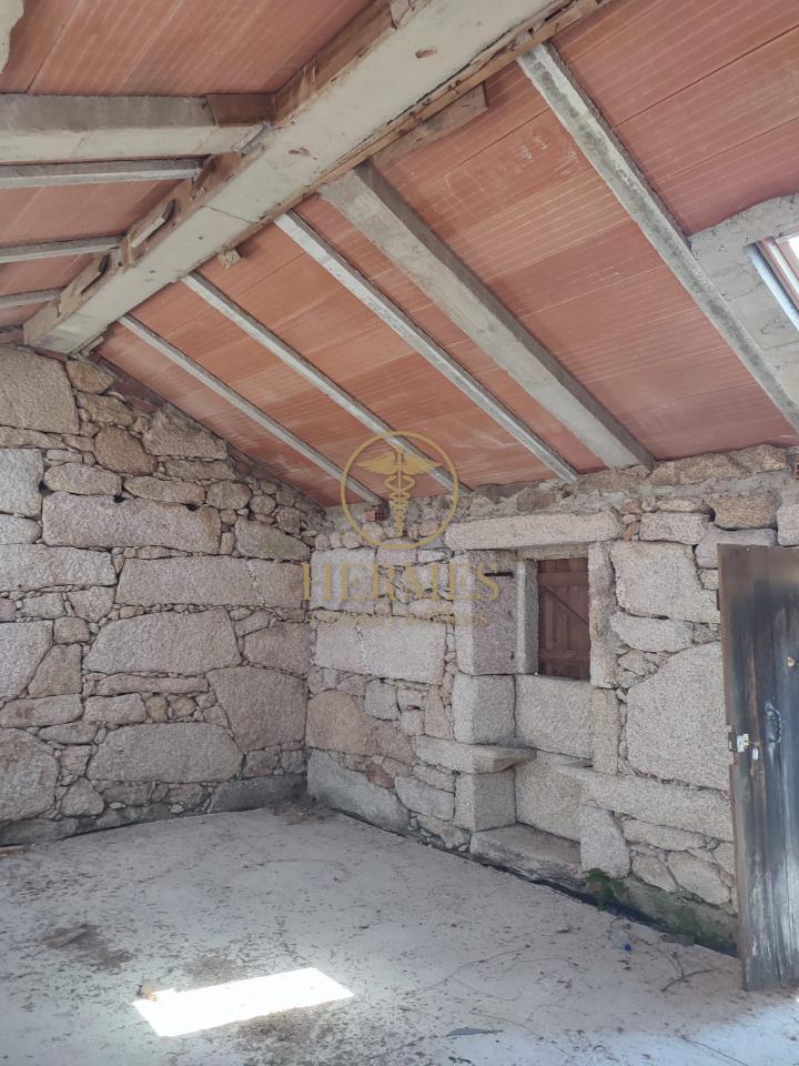 176484616375800038648_176484594762 Se vende casa rustica en obra, Porriño.