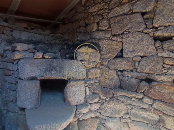 Se vende casa rustica  en obra, Porriño.