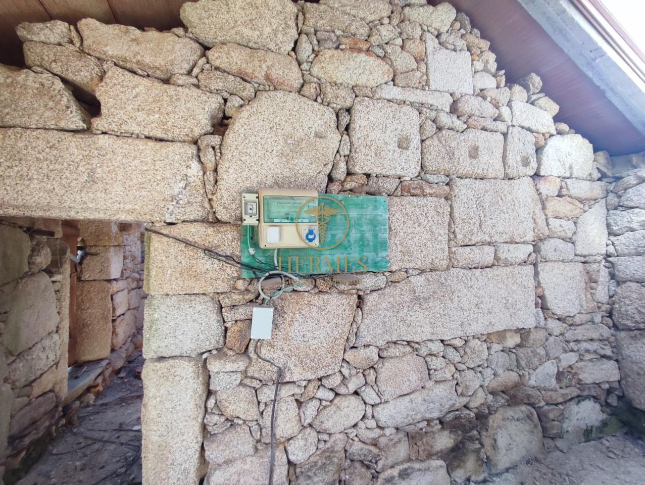 176484616659400038648_176484594906 Se vende casa rustica en obra, Porriño.