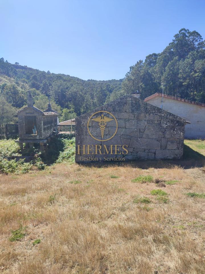 176484616733800038648_176484594545 Se vende casa rustica en obra, Porriño.