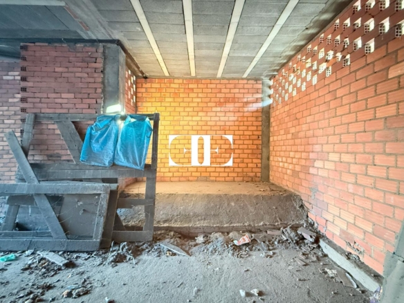 Local Comercial con Posibilidad de Cambio a Vivienda | Oportunidad en el Calvario.