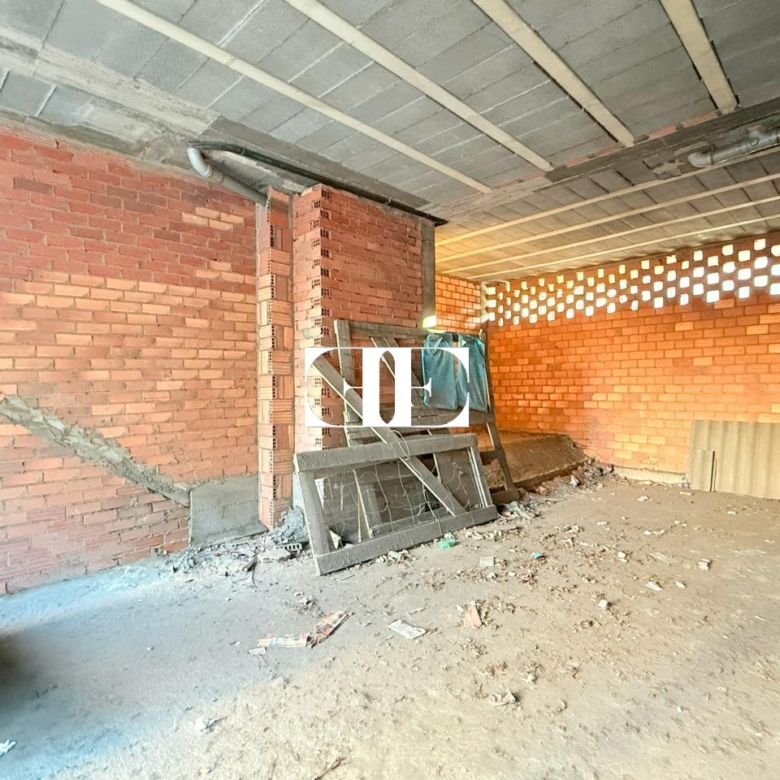 Local Comercial con Posibilidad de Cambio a Vivienda | Oportunidad en el Calvario.