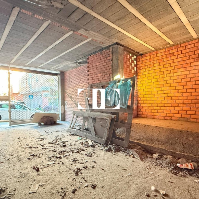 Local Comercial con Posibilidad de Cambio a Vivienda | Oportunidad en el Calvario.