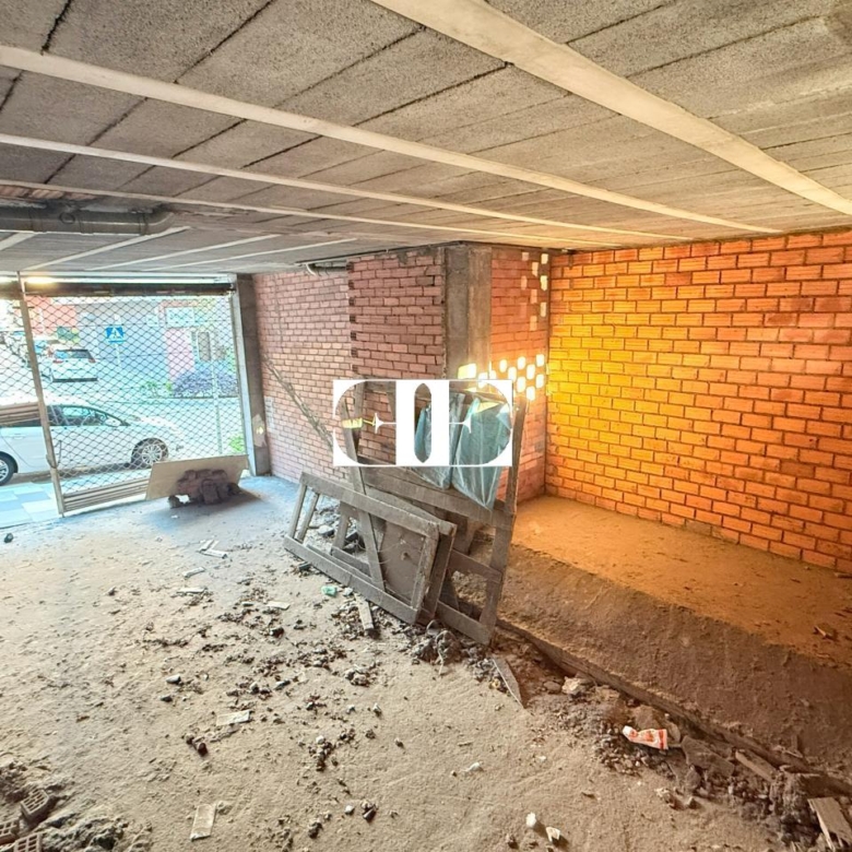 Local Comercial con Posibilidad de Cambio a Vivienda | Oportunidad en el Calvario.