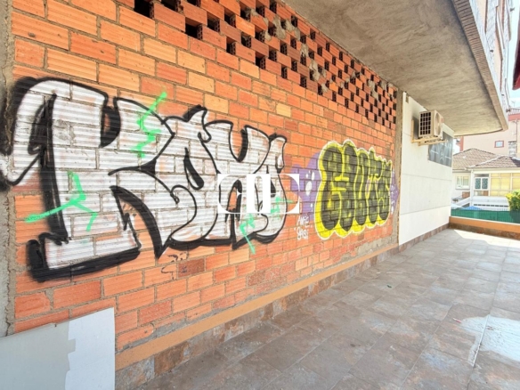 Local Comercial con Posibilidad de Cambio a Vivienda | Oportunidad en el Calvario.