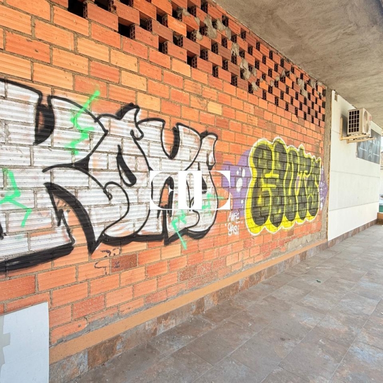 Local Comercial con Posibilidad de Cambio a Vivienda | Oportunidad en el Calvario.