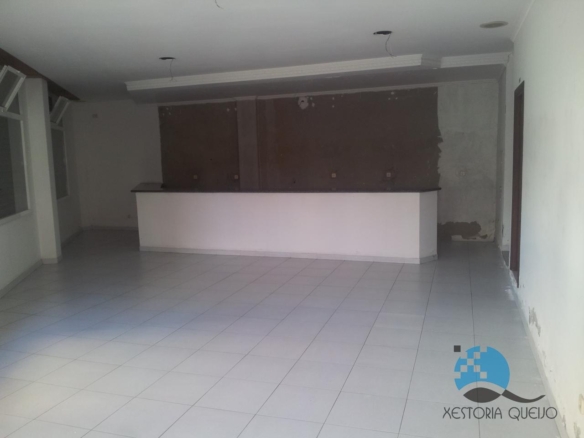 BAJO COMERCIAL EN ESQUINA ZONA GADIS