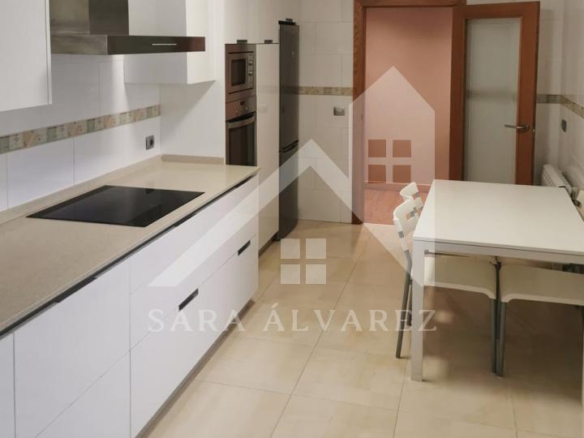 SE VENDE LUMINOSO Y MODERNO PISO DE TRES HABITACIONES ZONA CAMPOLONGO