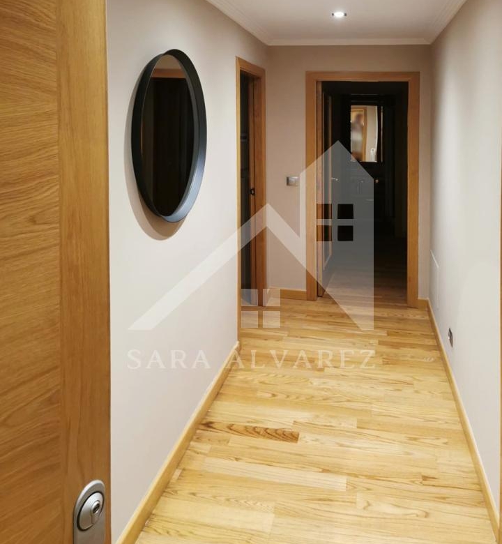 SE VENDE LUMINOSO Y MODERNO PISO DE TRES HABITACIONES ZONA CAMPOLONGO