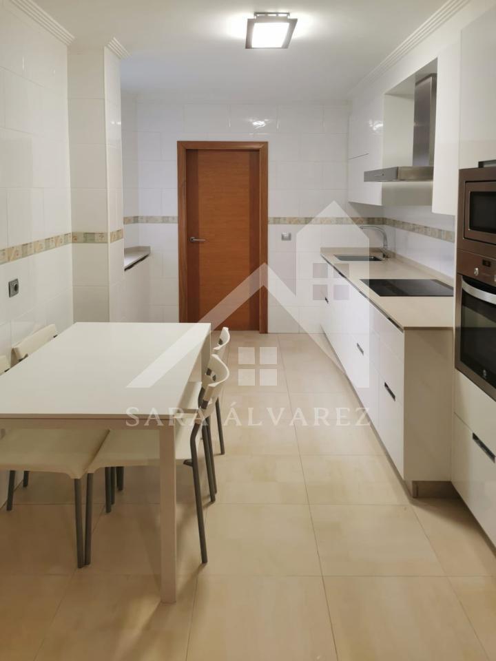 176584333655400168044_176584236365 SE VENDE LUMINOSO Y MODERNO PISO DE TRES HABITACIONES ZONA CAMPOLONGO