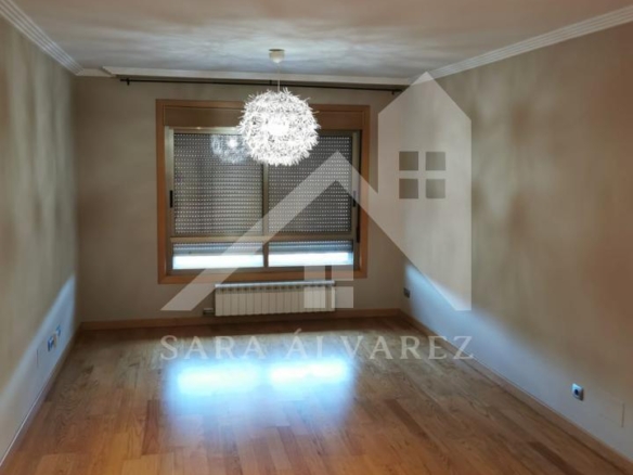 SE VENDE LUMINOSO Y MODERNO PISO DE TRES HABITACIONES ZONA CAMPOLONGO
