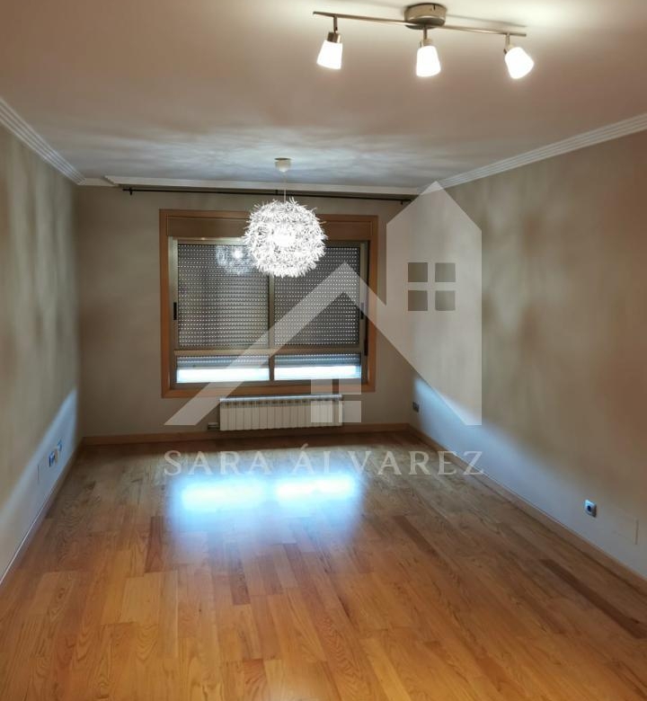 SE VENDE LUMINOSO Y MODERNO PISO DE TRES HABITACIONES ZONA CAMPOLONGO