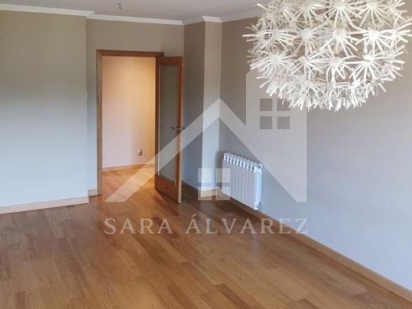 SE VENDE LUMINOSO Y MODERNO PISO DE TRES HABITACIONES ZONA CAMPOLONGO