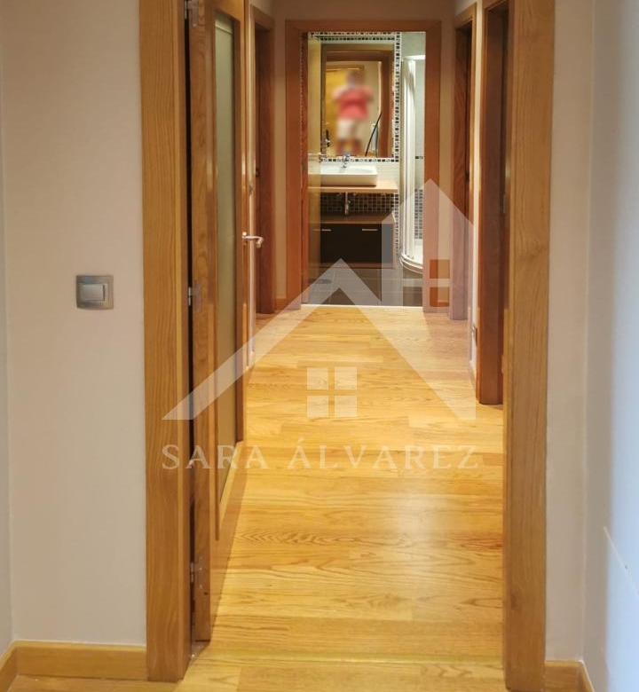 SE VENDE LUMINOSO Y MODERNO PISO DE TRES HABITACIONES ZONA CAMPOLONGO
