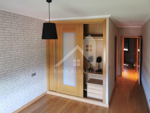 SE VENDE LUMINOSO Y MODERNO PISO DE TRES HABITACIONES ZONA CAMPOLONGO