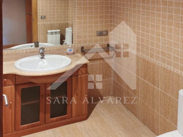 SE VENDE LUMINOSO Y MODERNO PISO DE TRES HABITACIONES ZONA CAMPOLONGO