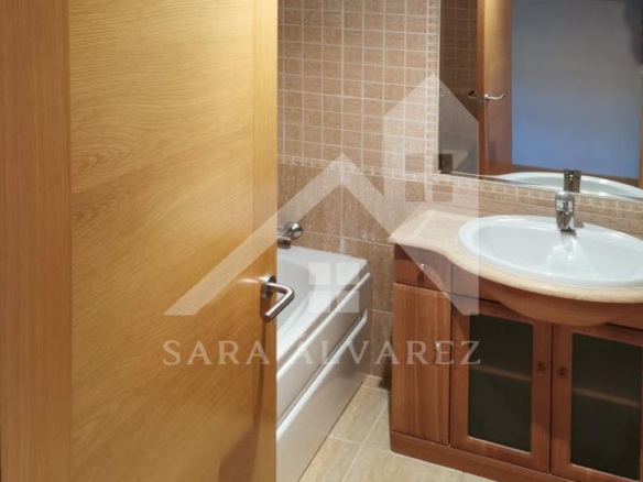 SE VENDE LUMINOSO Y MODERNO PISO DE TRES HABITACIONES ZONA CAMPOLONGO