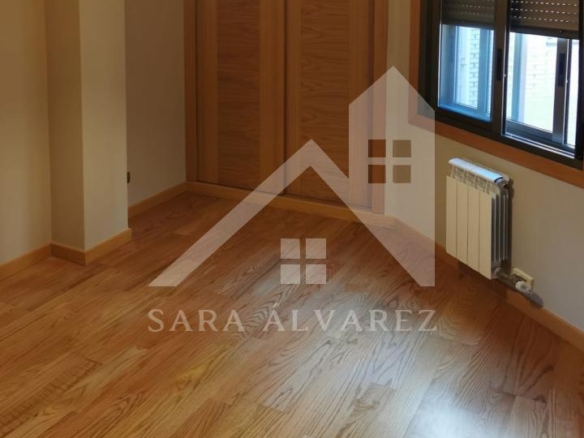 SE VENDE LUMINOSO Y MODERNO PISO DE TRES HABITACIONES ZONA CAMPOLONGO