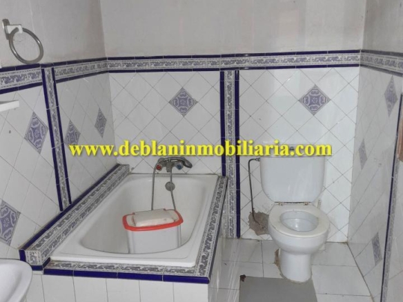 TERRENO DE 2.200 M2 CON DOS CASAS DE PIEDRA A REHABILTAR
