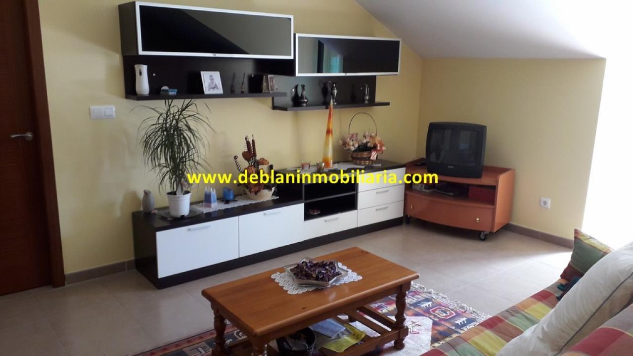 176604733480100168092_176604727772 ÁTICO AMUEBLADO, CON TERRAZA, DOS PLAZAS DE GARAJE Y TRASTERO