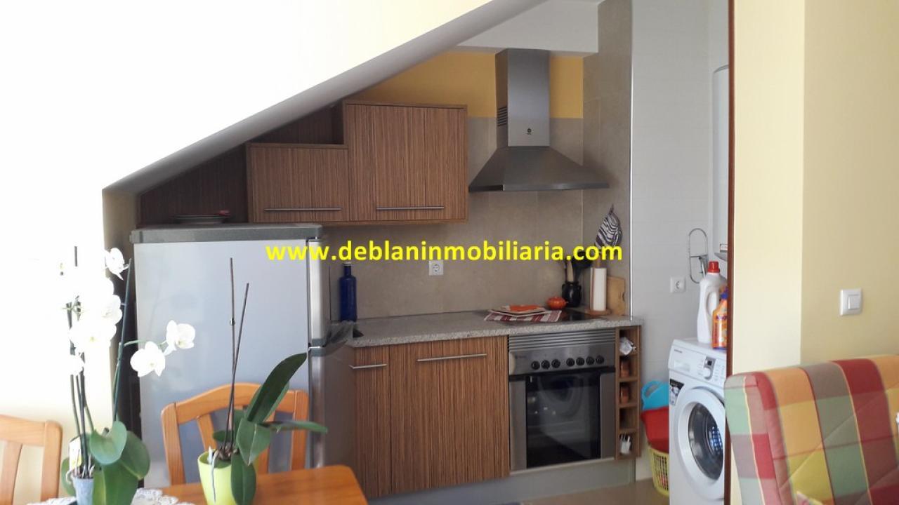 176604733526200168092_176604727781 ÁTICO AMUEBLADO, CON TERRAZA, DOS PLAZAS DE GARAJE Y TRASTERO