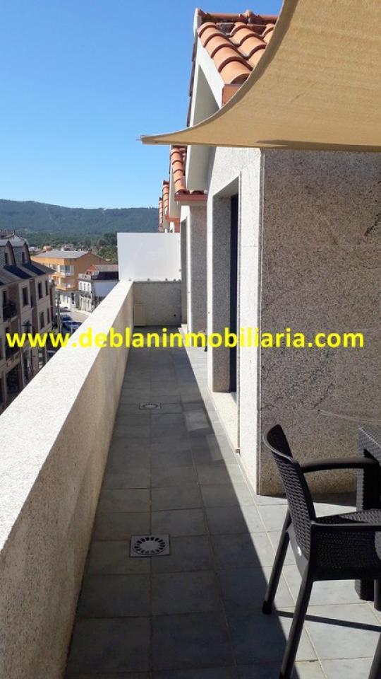 176604733757100168092_176604727795 ÁTICO AMUEBLADO, CON TERRAZA, DOS PLAZAS DE GARAJE Y TRASTERO