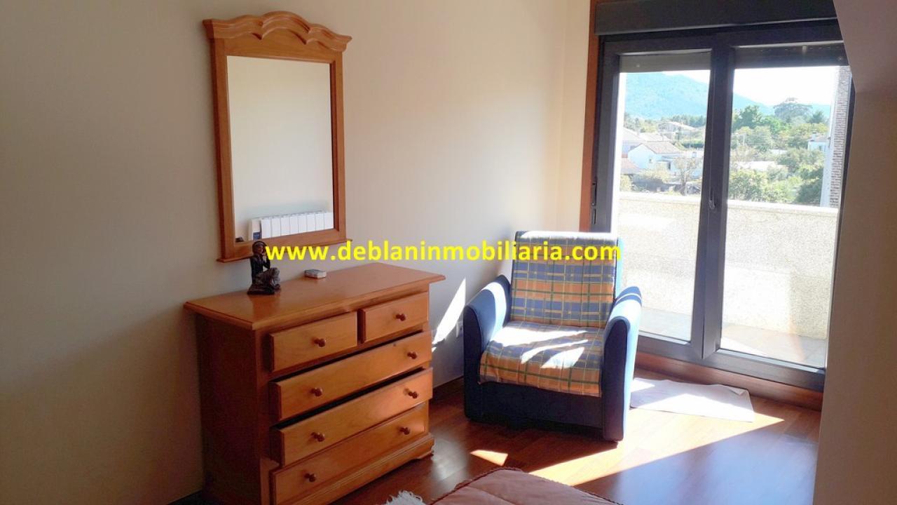 176604733885600168092_176604727800 ÁTICO AMUEBLADO, CON TERRAZA, DOS PLAZAS DE GARAJE Y TRASTERO