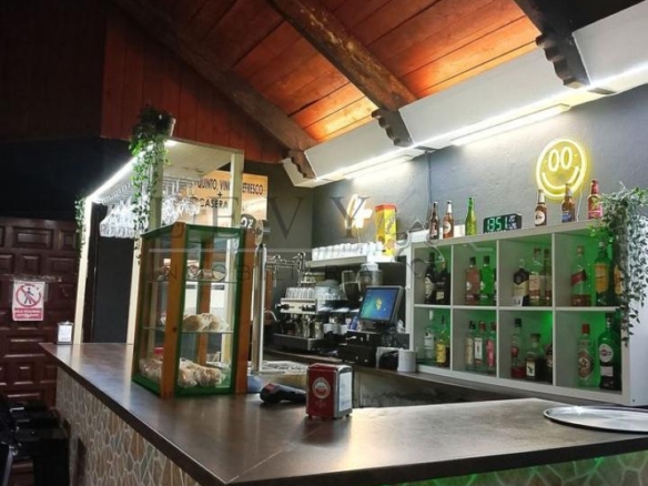 Local cerca av de la Aurora