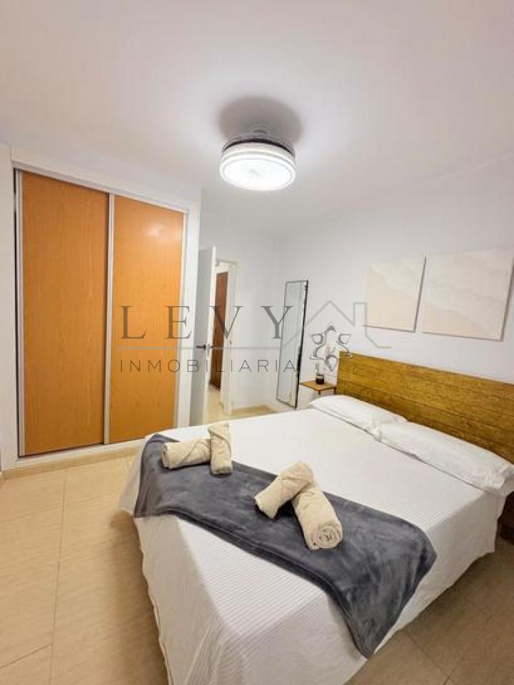 176650961263200168179_176650951662 Apartamento con licencia turística en pleno centro de Málaga