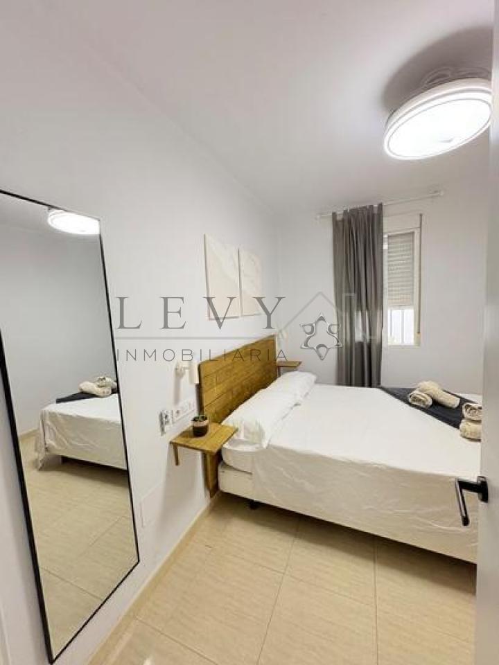 176650961284100168179_176650951698 Apartamento con licencia turística en pleno centro de Málaga