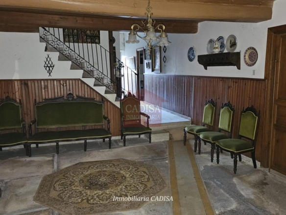 AMPLIA CASA EN HINOJOSA DE DUERO. REF 4134