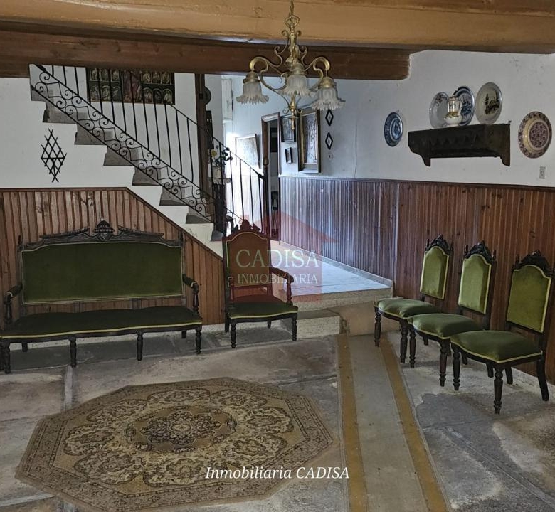 AMPLIA CASA EN HINOJOSA DE DUERO. REF 4134