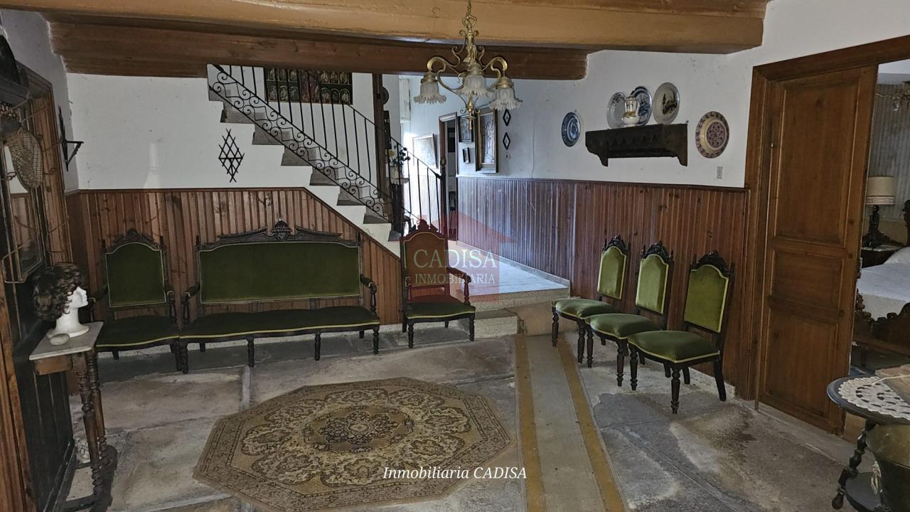 AMPLIA CASA EN HINOJOSA DE DUERO. REF 4134
