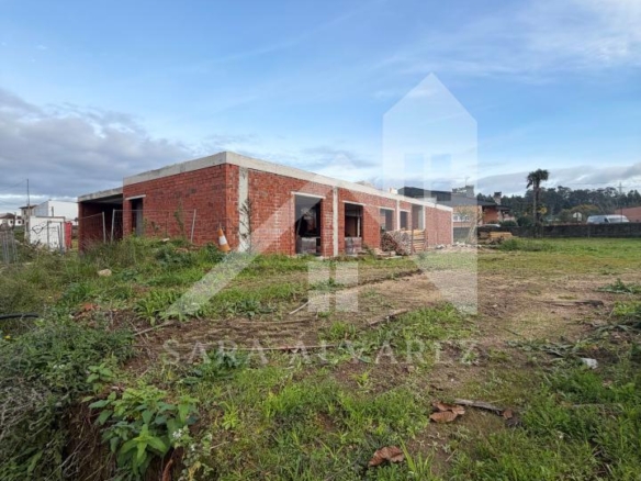SE VENDE CASA CON JARDÍN EN LA ZONA DE MOURENTE PRÓXIMO A PONTEVEDRA