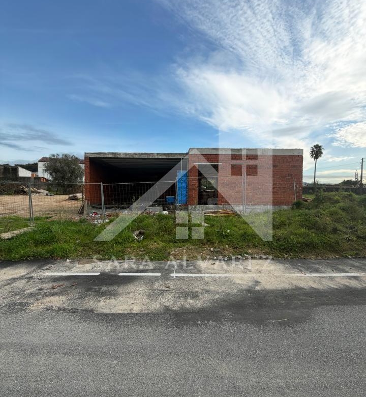 SE VENDE CASA CON JARDÍN EN LA ZONA DE MOURENTE PRÓXIMO A PONTEVEDRA