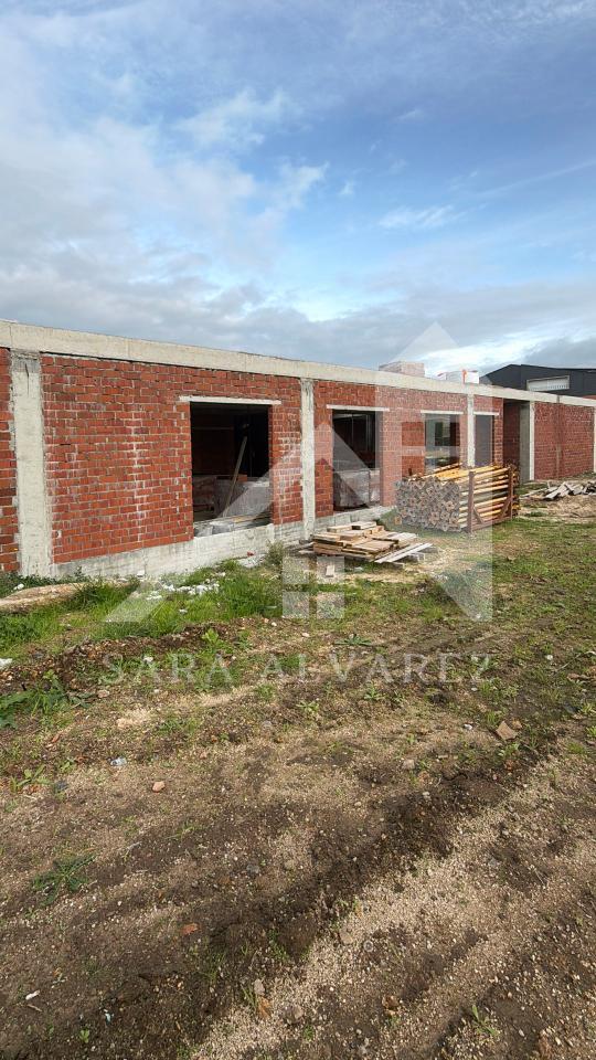 SE VENDE CASA CON JARDÍN EN LA ZONA DE MOURENTE PRÓXIMO A PONTEVEDRA