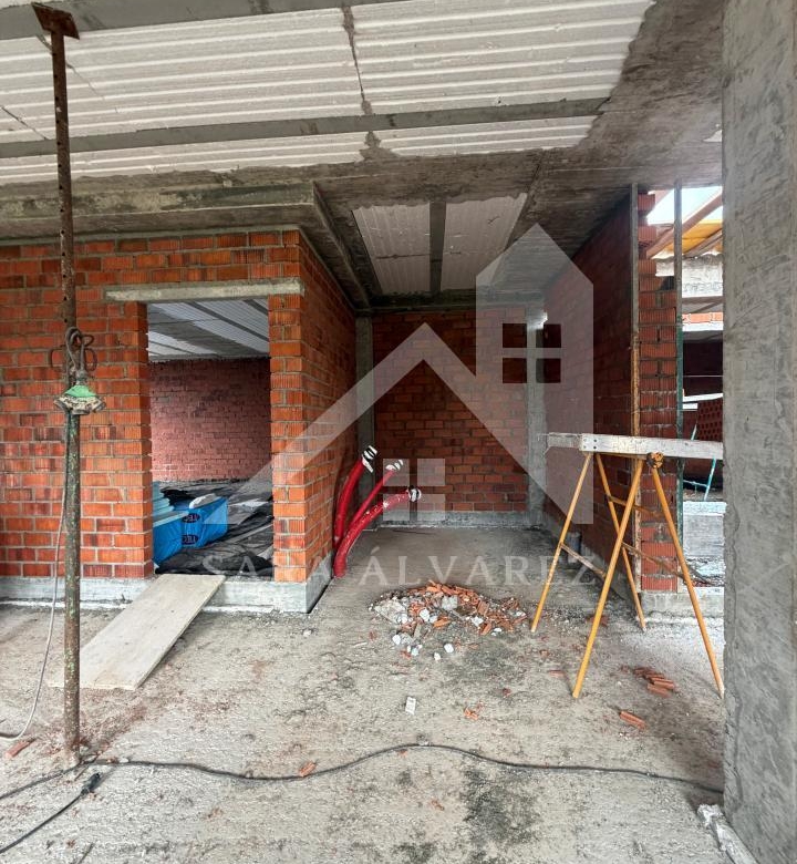 SE VENDE CASA CON JARDÍN EN LA ZONA DE MOURENTE PRÓXIMO A PONTEVEDRA