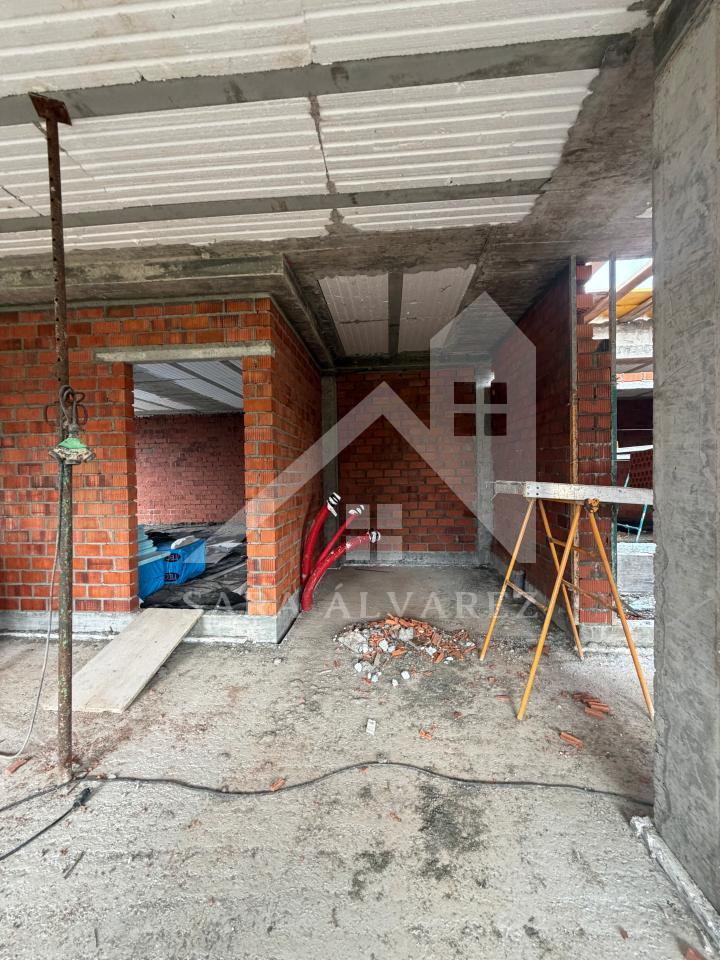 SE VENDE CASA CON JARDÍN EN LA ZONA DE MOURENTE PRÓXIMO A PONTEVEDRA