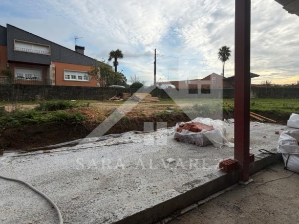 SE VENDE CASA CON JARDÍN EN LA ZONA DE MOURENTE PRÓXIMO A PONTEVEDRA