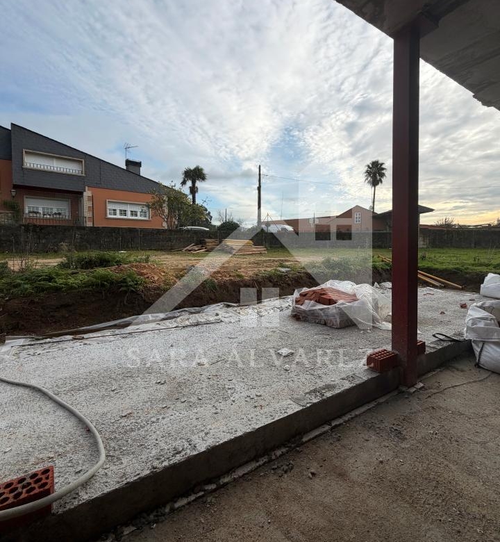 SE VENDE CASA CON JARDÍN EN LA ZONA DE MOURENTE PRÓXIMO A PONTEVEDRA