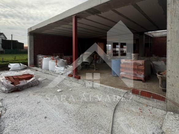 SE VENDE CASA CON JARDÍN EN LA ZONA DE MOURENTE PRÓXIMO A PONTEVEDRA