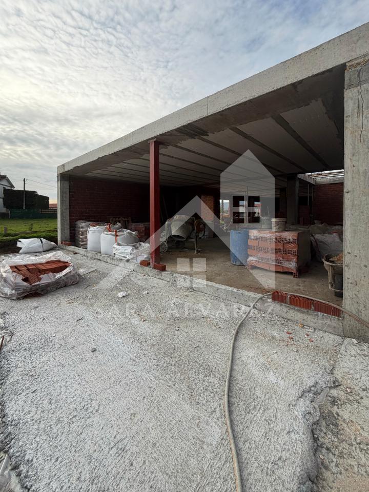 SE VENDE CASA CON JARDÍN EN LA ZONA DE MOURENTE PRÓXIMO A PONTEVEDRA
