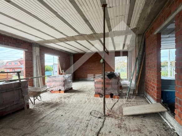 SE VENDE CASA CON JARDÍN EN LA ZONA DE MOURENTE PRÓXIMO A PONTEVEDRA