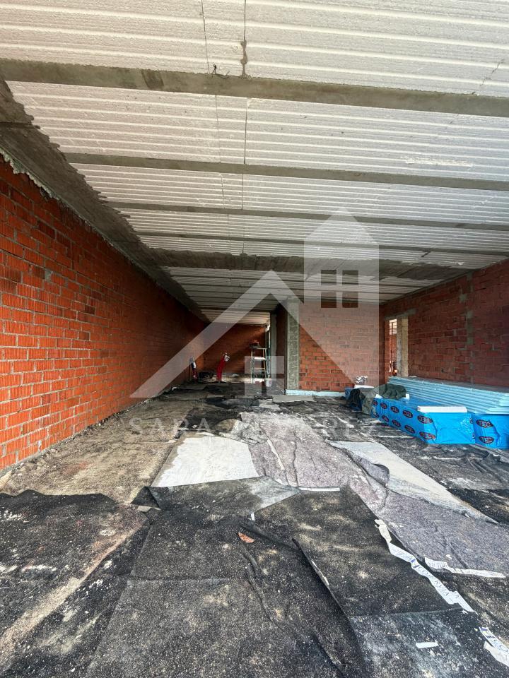SE VENDE CASA CON JARDÍN EN LA ZONA DE MOURENTE PRÓXIMO A PONTEVEDRA